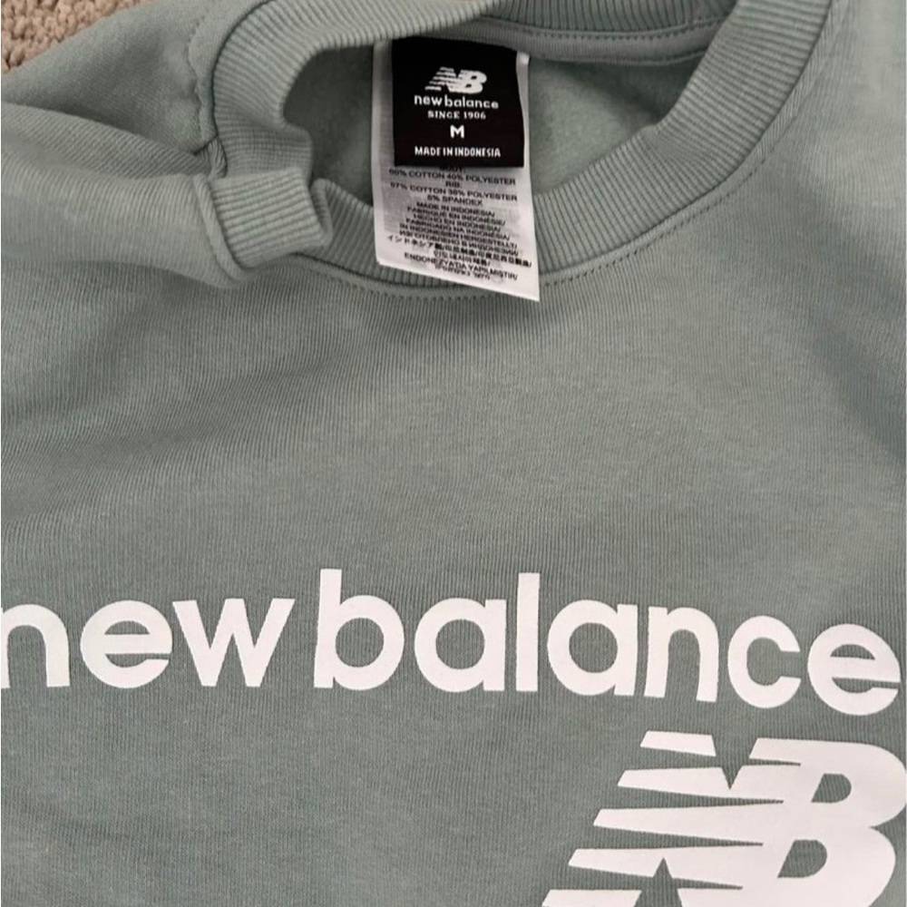 New Balance Sweatshirt - Picture 2 of 2